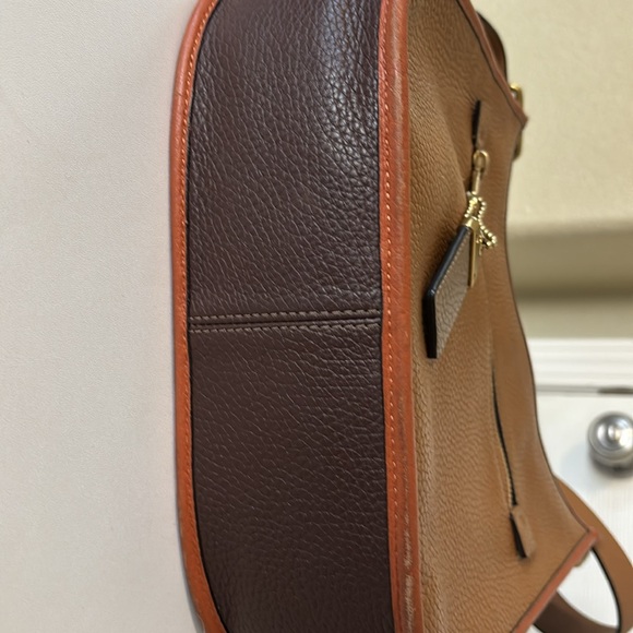 Coach Emery crossbody leather adjustable strap color “light saddle elm” - Picture 15 of 16